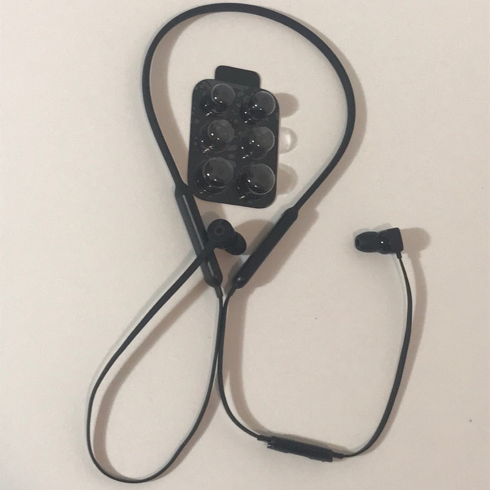 Apple BeatsX ear phones (black)